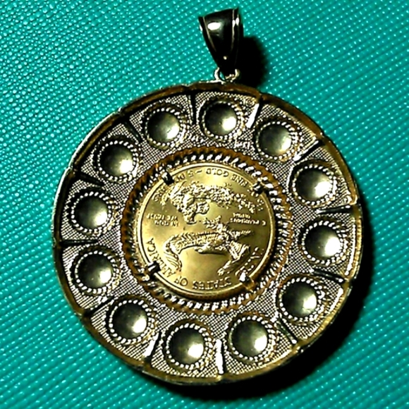 BNWT 14 KT. GOLD PENDANT 8.1 GR. & 22 KT. COIN IN CENTER UNIQUE LARGE GORGEOUS. - Picture 3 of 5